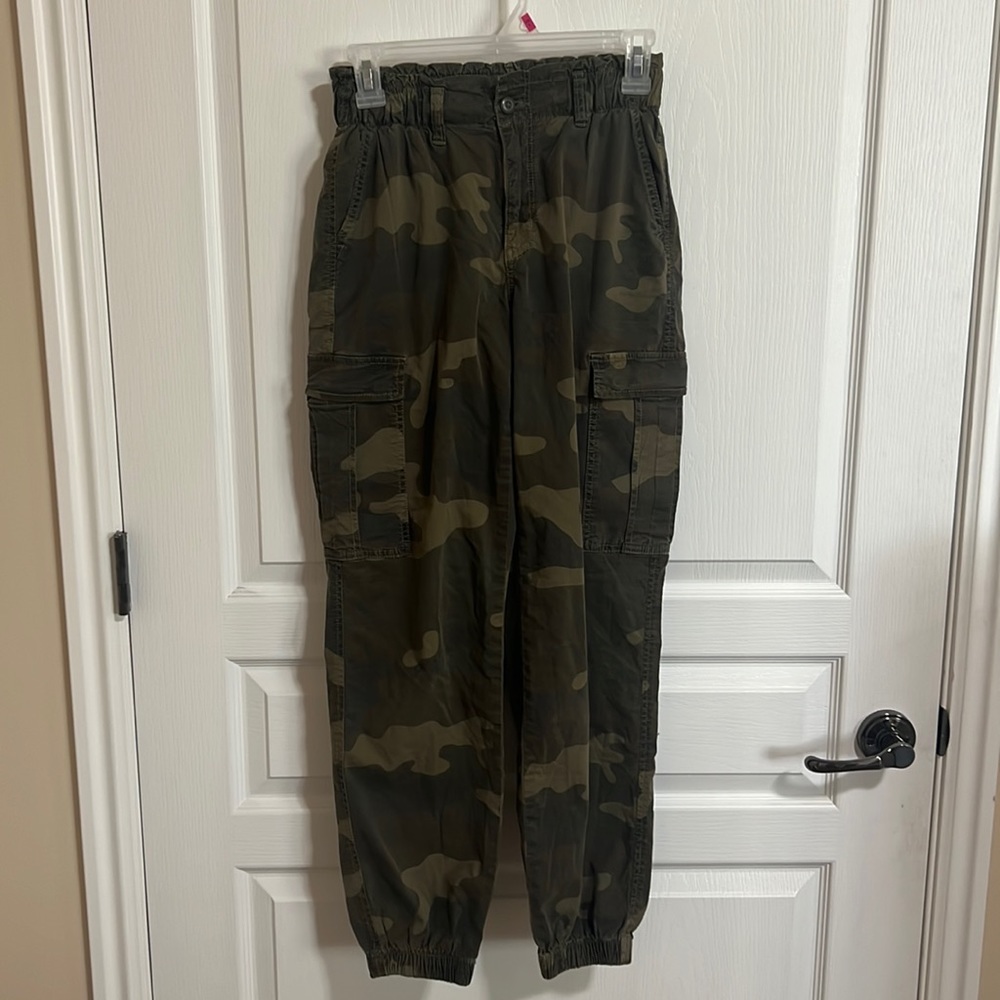 Camo Cargo Pants! Great condition